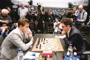 Gėrę ir rūkę šachmatų didmeistriai dabar vaikšto sulysę: kilogramai tirpsta prie lentos