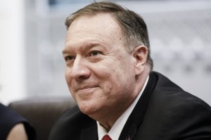 Apkaltos tyrimą dėl D. Trumpo pradėję demokratai šaukia į Kongresą M. Pompeo