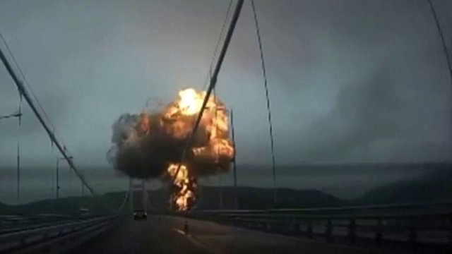 Internete plinta vaizdo įrašas iš Pietų Korėjos: užfiksavo galingą sprogimą tanklaivyje