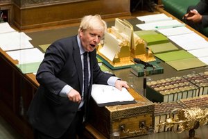 Borisas Johnsonas pasiryžęs likti premjeru, net jei teks prašyti ES atidėti „Brexit“