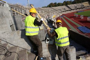 Kauno stadiono statytojai įsivėlė į ginčą dėl darbuotojų