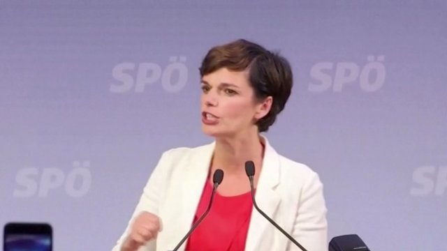 Pirmalaikių Austrijos parlamento rinkimų pergalę švenčia Liaudies partija