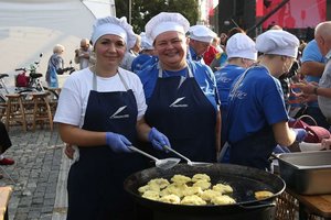 Virėjas ruošianti kėdainiškė atskleidė, kaip iškepti gardžiausius Kėdainių blynus