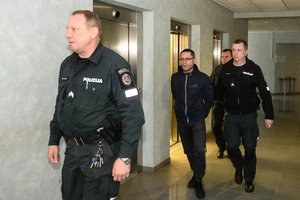 Kraupiu nusikaltimu sostinės daugiabutyje įtariamas vyras suimtas 3 mėnesiams