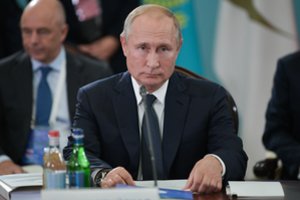 Pagyrė V. Putiną: nuo 2003 m. Rusijoje alkoholio suvartojimas sumažėjo 43 proc.