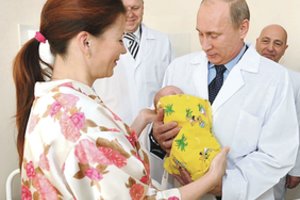 Vladimiras Putinas turi ambicijų – ruošiasi tobulinti kūdikių genus