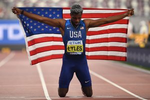 200 m bėgime triumfavo JAV sprinteris N. Lylesas