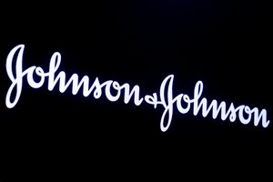 JAV farmacijos milžinė „Johnson & Johnson“ sumokės baudą dėl opiatų krizės bylos