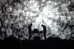 Elektroninės muzikos įžymybės Maxo Cooperio koncerte Vilniuje laukiama ir dar viena intriga