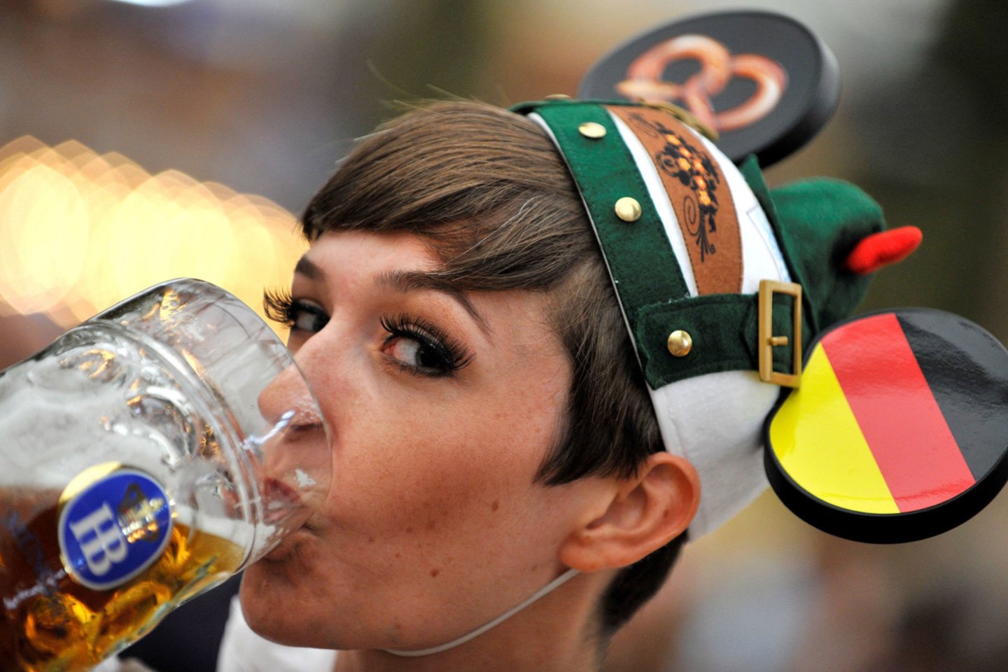 Vokiečiai per alaus šventę „Octoberfest“ smaginasi iki nukritimo. Ką jie gers dabar?
