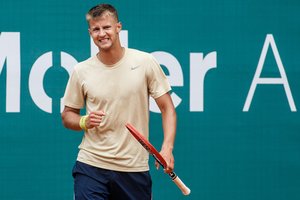 Tenisininkas J. Tverijonas Portugalijoje šventė lengvą pergalę