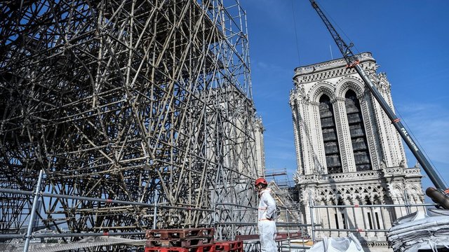 Paryžiaus katedrai – milijardieriaus malonė: skyrė apvalią sumą remontui