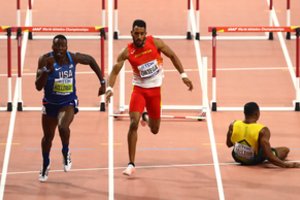 Dramatiškame 110 m barjeriniame bėgime – amerikiečio G. Holloway‘aus triumfas