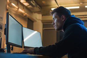 Sukčių voratinklis apraizgė Lietuvą – patiklieji praranda ir 50 tūkst. eurų