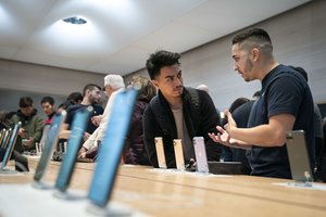 Rusas amerikiečių milžinę padavė į teismą: „Jie mane privedė prie homoseksualizmo“