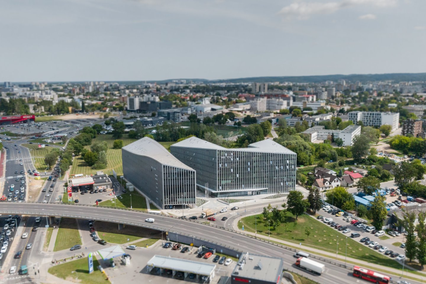 Į Vilniuje iškilusį naują verslo kompleksą investuota 40 mln. eurų.