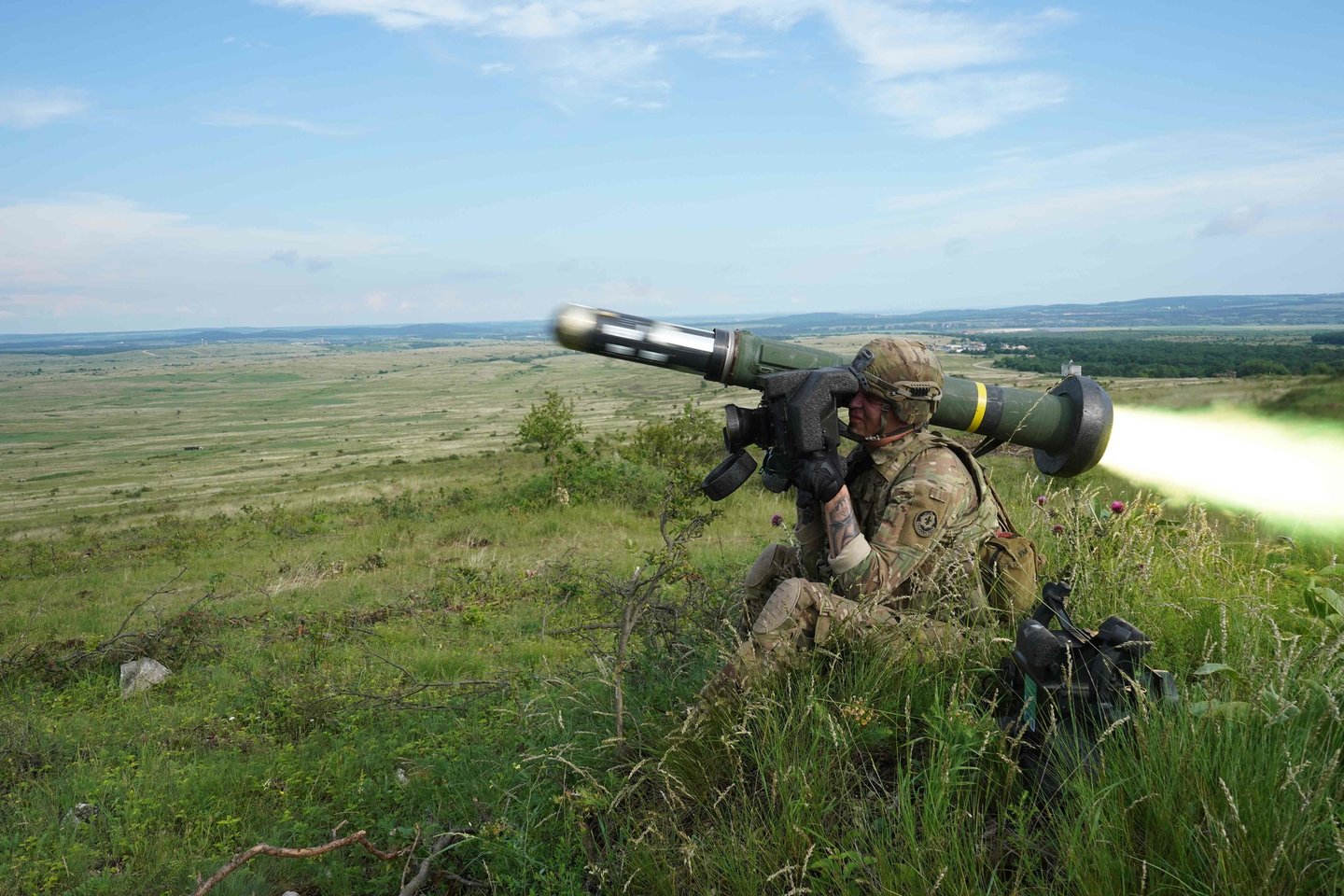  JAV valstybės departamentas ketvirtadienį patvirtino 150-ies prieštankinių raketų ir susijusios pagalbinės įrangos už 39,2 mln. dolerių pardavimą Ukrainai.<br>AFP/Scanpix nuotr.