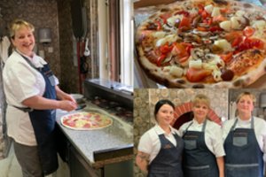 Paskanauti naminėje krosnyje keptų picų į nedidelį miestelį plūsta net iš Vilniaus