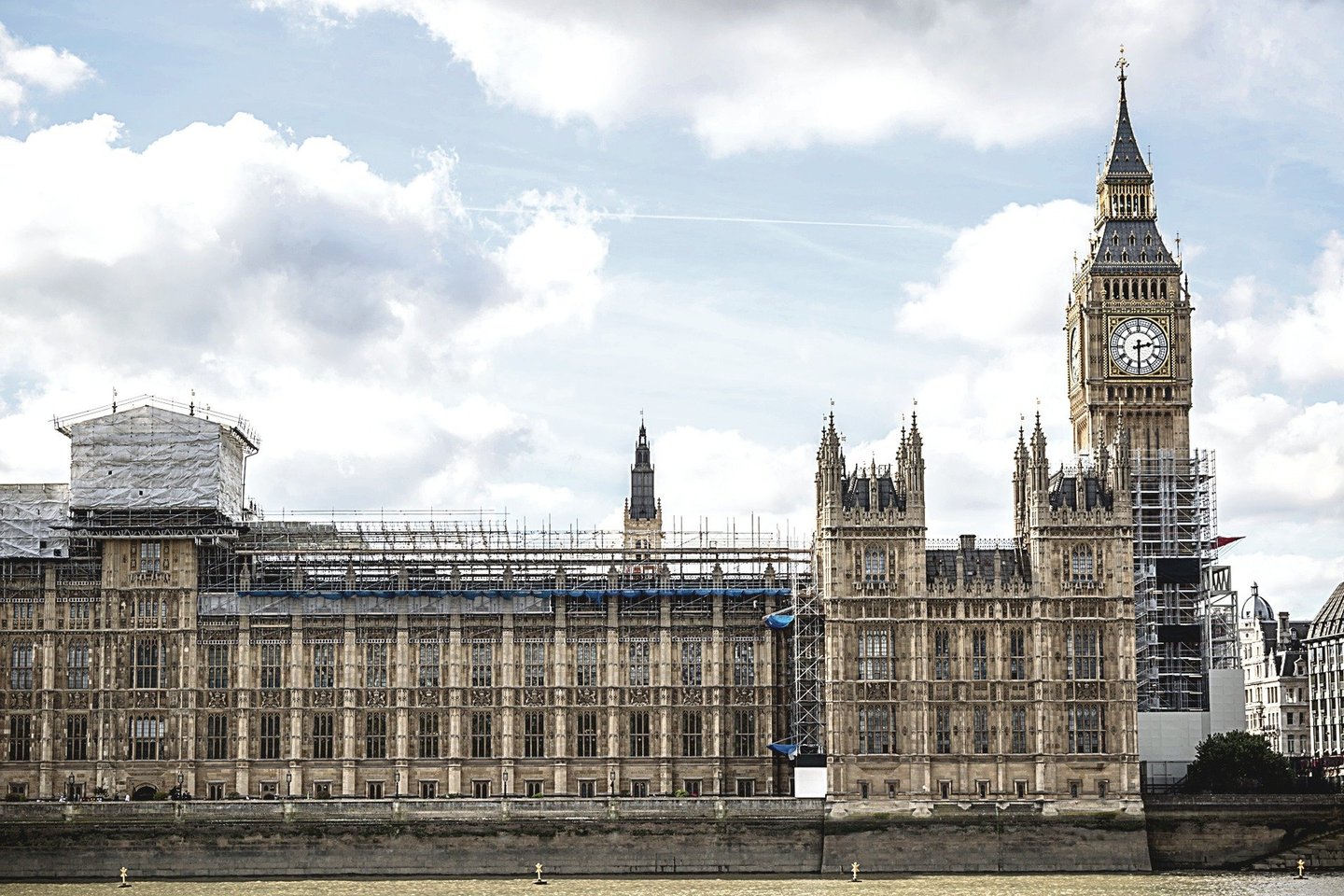 Parlamentas ant Temzės kranto yra įsikūręs jau nuo 1016 metų. Jau dabar ruošiamasi Parlamento rekonstrukcijos darbams, kol kas tvarkomas tik Didysis Benas – laikrodžio varpas tylės iki 2021-ųjų.<br>„123rf.com“ nuotr