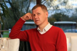 Sinoptikas Naglis Šulija laidas veda su ramentais: prasitarė, kas yra sunkiausia