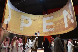 Saudo Arabija atsisakė dar vieno draudimo: tai susiję su nesusituokusiomis užsieniečių poromis