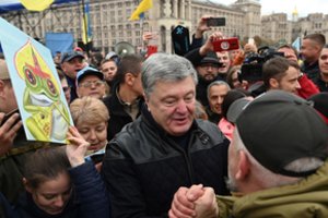 Kijevo centre protestuotojai smerkė V. Zelenskį, minioje buvo P.Porošenka