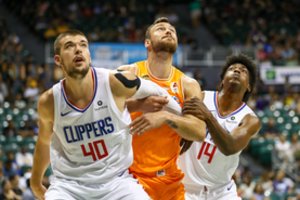 D. Motiejūnas ir vėl šėlo prieš NBA klubą, tačiau kinų ekipa neišvengė triuškinimo