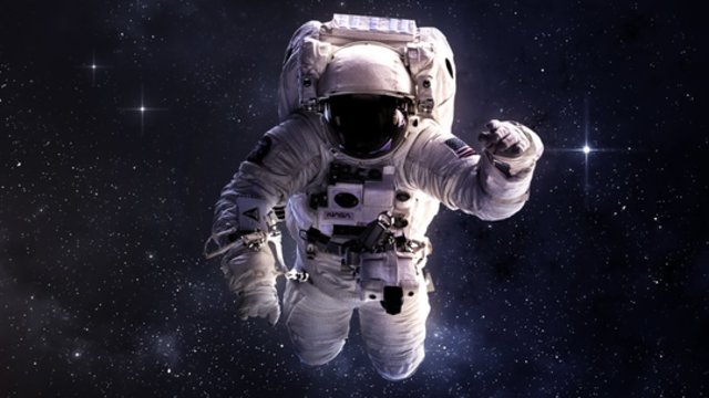 NASA paviešino vaizdus, kaip atrodo darbas atvirame kosmose
