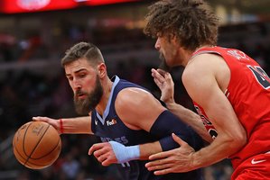 Naujovę pristatęs J. Valančiūnas puoselėja ambicingus „Grizzlies“ tikslus – tapti geriausia priekine linija