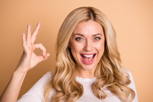 4 moterys pagal Zodiako ženklą, su metais einančios tik jaunyn