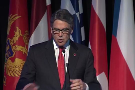 Lietuvoje viešėjęs JAV energetikos sekretorius pažėrė kritikos Rusijai