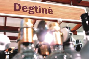 Užsimojo didinti akcizus: 0,5 l stiprių svaigalų pabrangtų apie puse euro