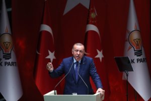 Turkija smogė kurdų kovotojų taikiniams Irako šiaurėje