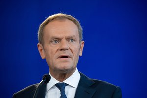D. Tuskas kaltina B. Johnsoną bandant permesti kaltę dėl nesėkmingų „Brexit“ derybų