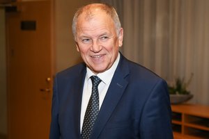 V. P. Andriukaitis: Seimo pirmininkas yra saistomas Konstitucijos būti viso Seimo pirmininku, o ne dalies Seimo