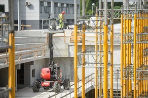 Lazdynų baseiną statanti bendrovė prašo bankroto