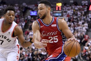 B. Simmonsas nutraukė kelis metus trukusią sausrą – pataikė pirmąjį tritaškį NBA