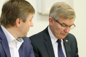 V. Pranckietis negailėjo karčių replikų R. Karbauskiui: „Niekaip neįgyvendina savo įnorio“
