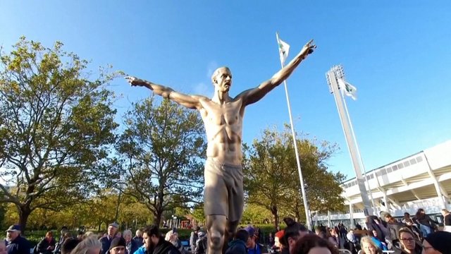 Z. Ibrahimovičius virto bronziniu milžinu: „Nežinau, kiek gyvensiu, bet ši statula išliks amžinai“
