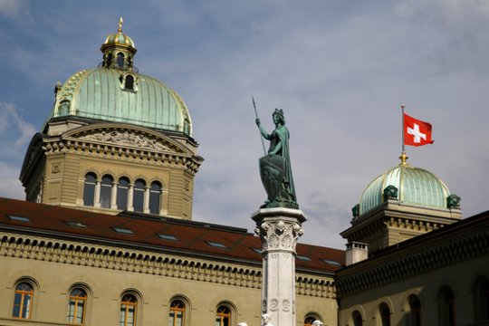 ES išbraukė Šveicariją ir JAE iš mokesčių rojų sąrašų