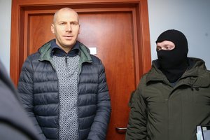 Korupcijos skandale įsipainiojusį pareigūną pavyko suimti iš antro karto: už grotų praleis 15 parų