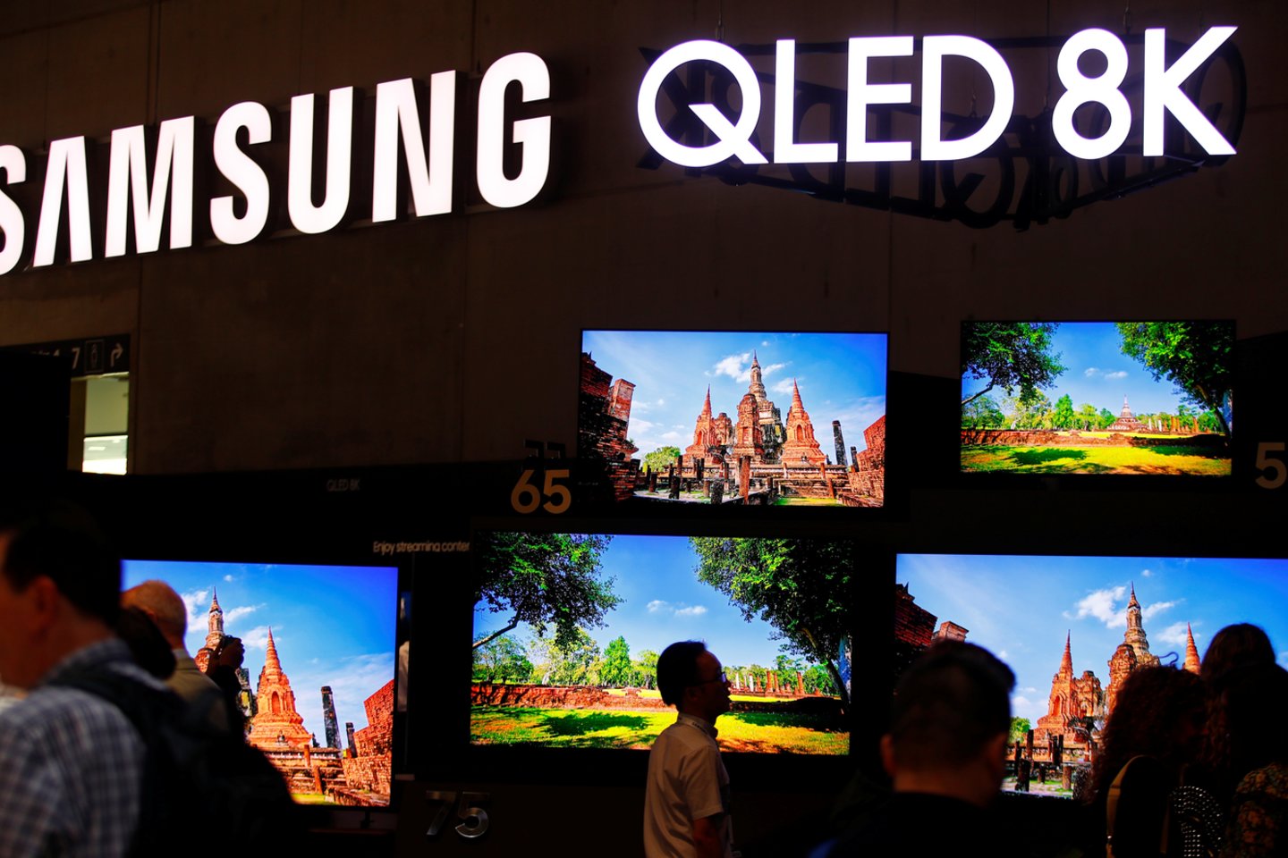  Pietų Korėjos „Samsung Display“ planuoja į naujos kartos ekranų kūrimą ir gamybą investuoti 13,1 trln. vonų (11 mlrd. JAV dolerių).<br>Reuters / Scanpix nuotr.