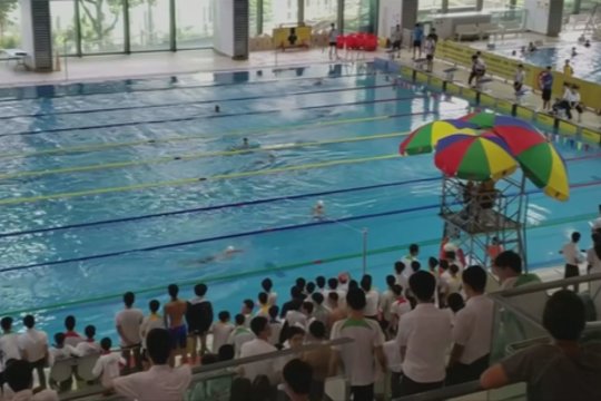 Nauja protesto forma: plaukikai nutraukė varžybas dėl laisvės giesmės