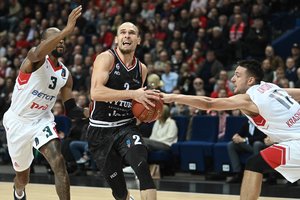 Dovanų gesintuvą gavęs D. Bičkauskis: „Jeigu vasarą sunkiai nedirbčiau, tai krepšinio nežaisčiau“