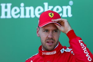 Japonijos GP etapo kvalifikaciją laimėjo „Ferrari“ pilotas S. Vettelis