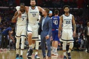 J. Valančiūnas NBA rungtynėse kol kas nežais, komandos vadovai bijo dėl jo sveikatos