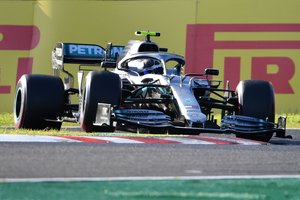 „Formulės 1“ Japonijos etape triumfavo V. Bottas, „Mercedes“ iškovojo konstruktorių taurę