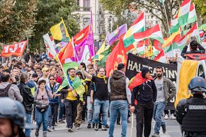 Tūkstančiai žmonių Europos miestuose dalyvavo protestuose prieš Turkijos puolimą Sirijoje