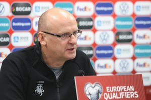 Lietuvos futbolo rinktinės treneris V. Urbonas tikisi pasinaudoti permainomis varžovų gretose