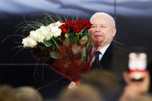 Teisės ir teisingumo partija laimėjo rinkimus Lenkijoje, užsitikrino daugumą